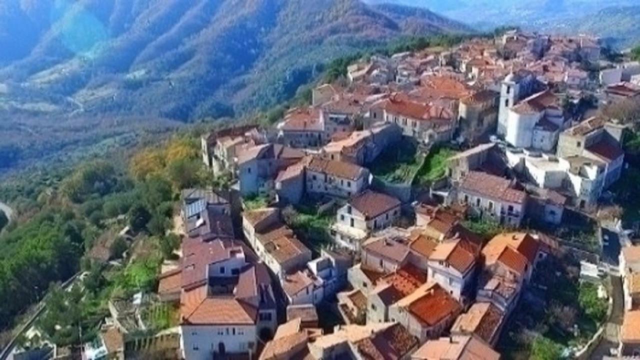 B&B Il Melograno Tortorella Bagian luar foto