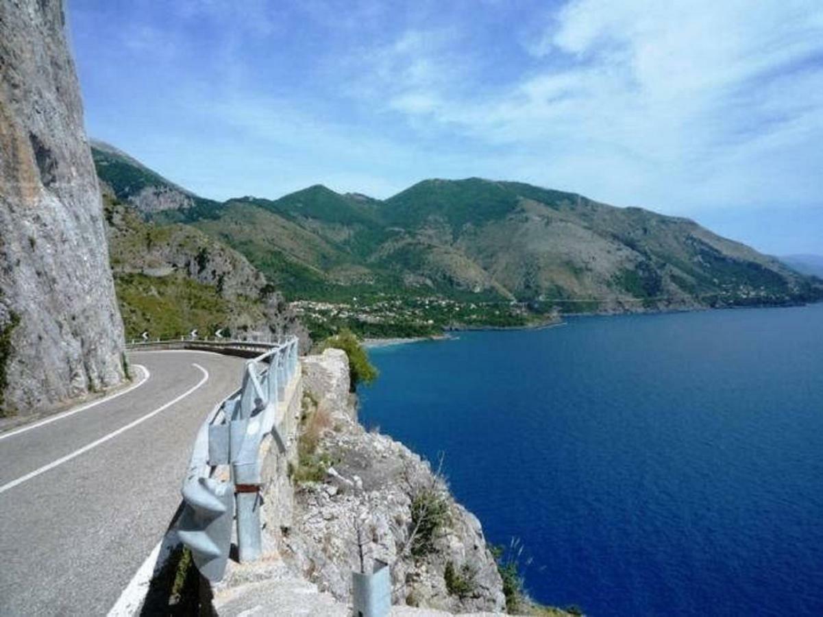B&B Il Melograno Tortorella Bagian luar foto
