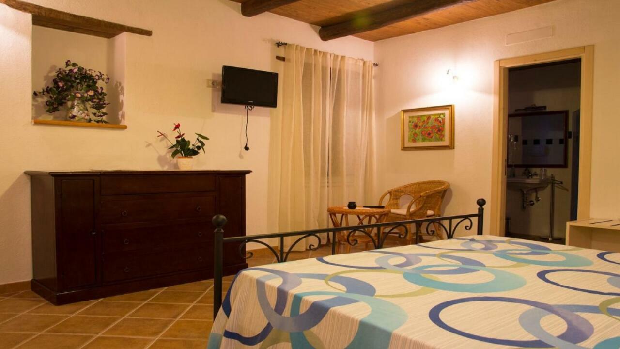 B&B Il Melograno Tortorella Bagian luar foto