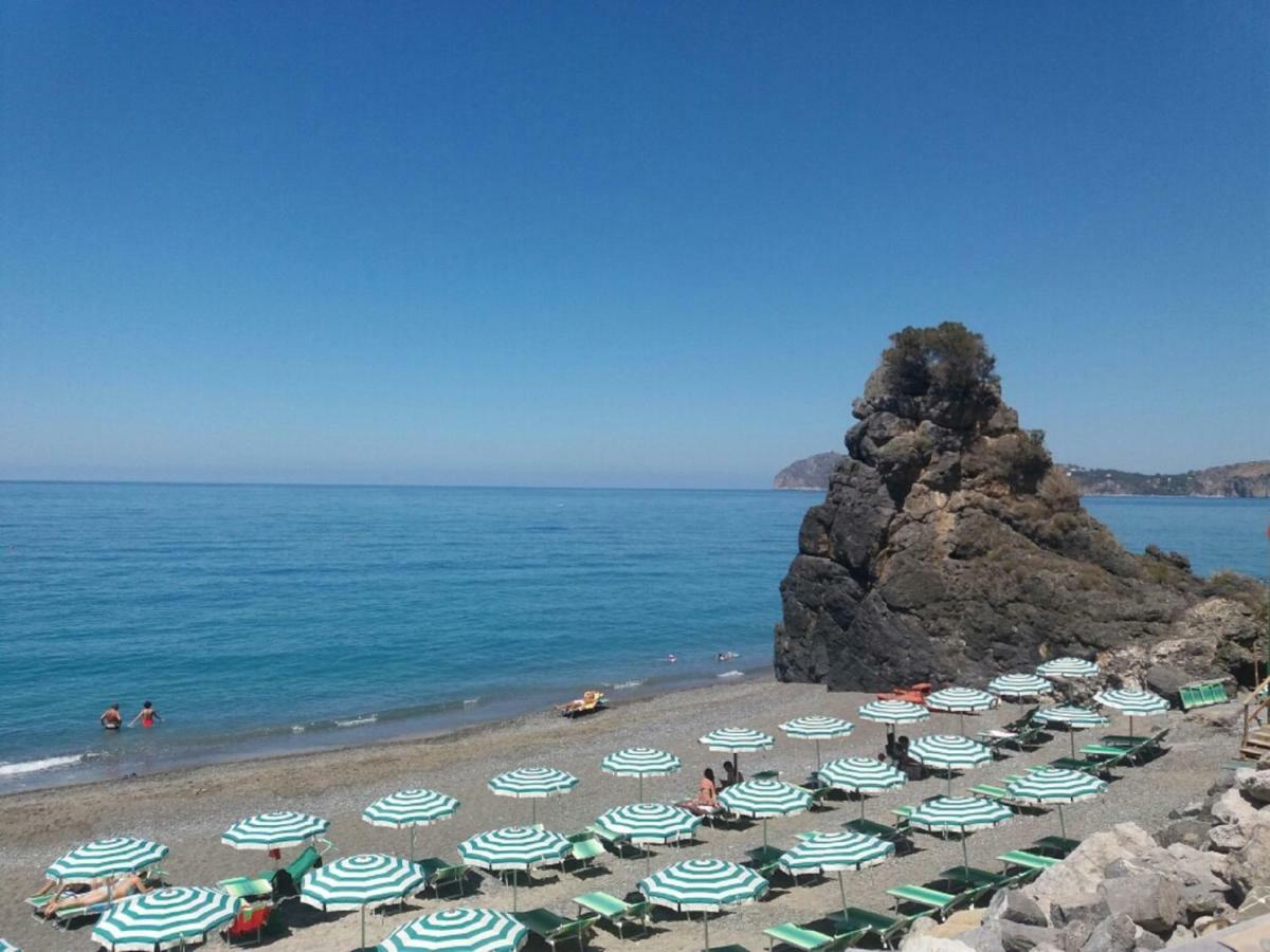 B&B Il Melograno Tortorella Bagian luar foto