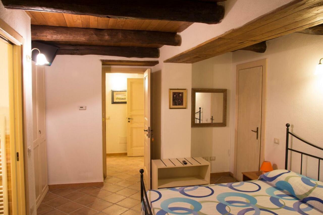 B&B Il Melograno Tortorella Bagian luar foto